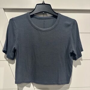 Lululemon Gray Women's Crop Top